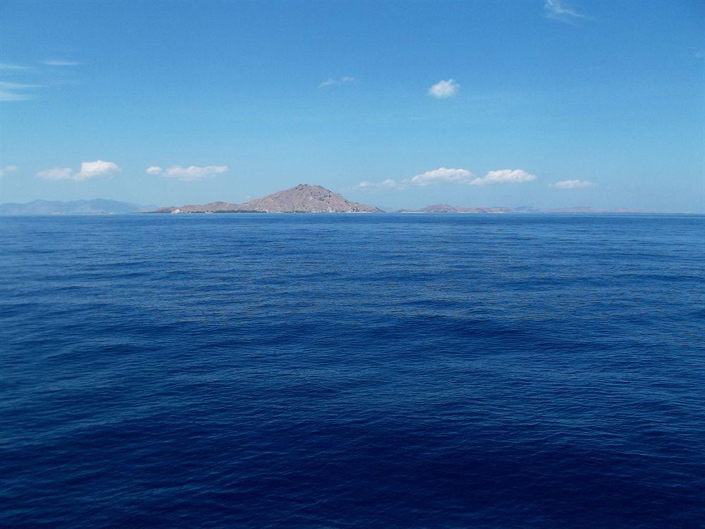 Luwansa Beach Resort Labuan Bajo Kültér fotó