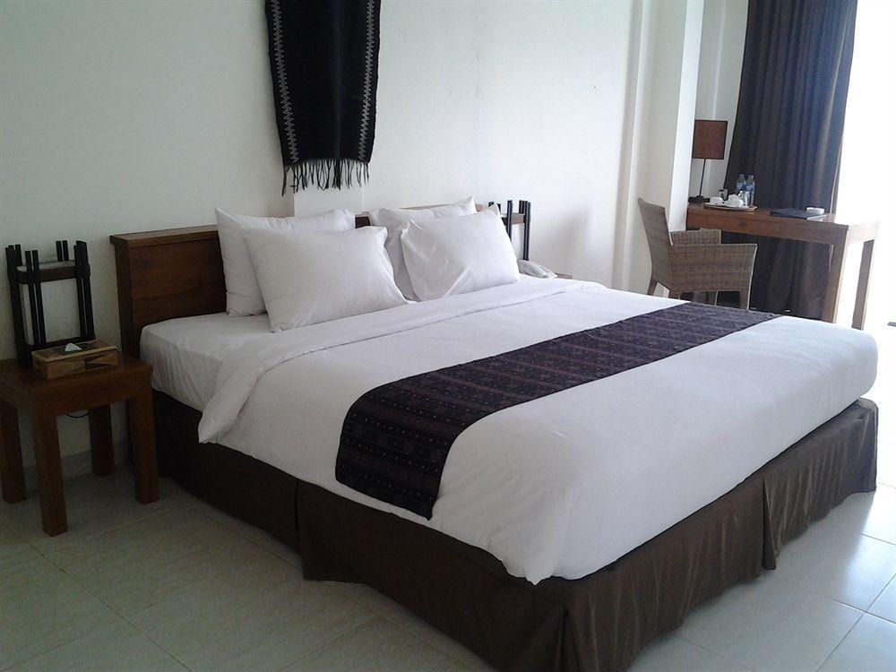 Luwansa Beach Resort Labuan Bajo Kültér fotó