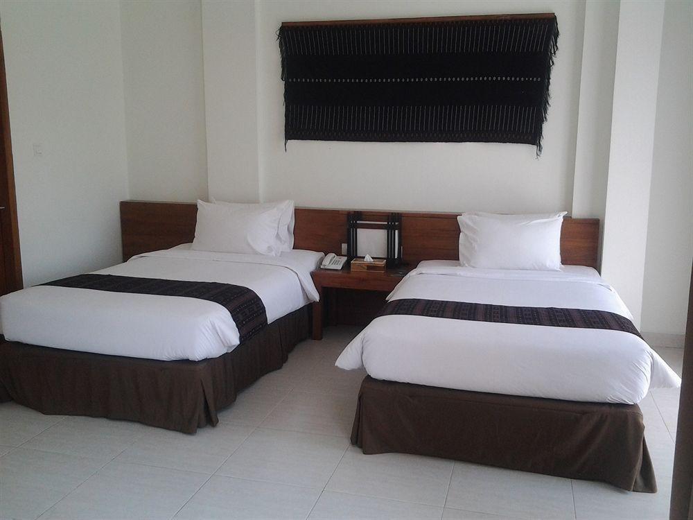 Luwansa Beach Resort Labuan Bajo Kültér fotó