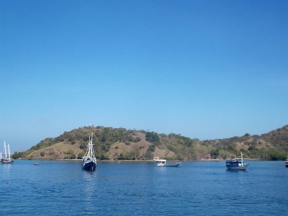 Luwansa Beach Resort Labuan Bajo Kültér fotó