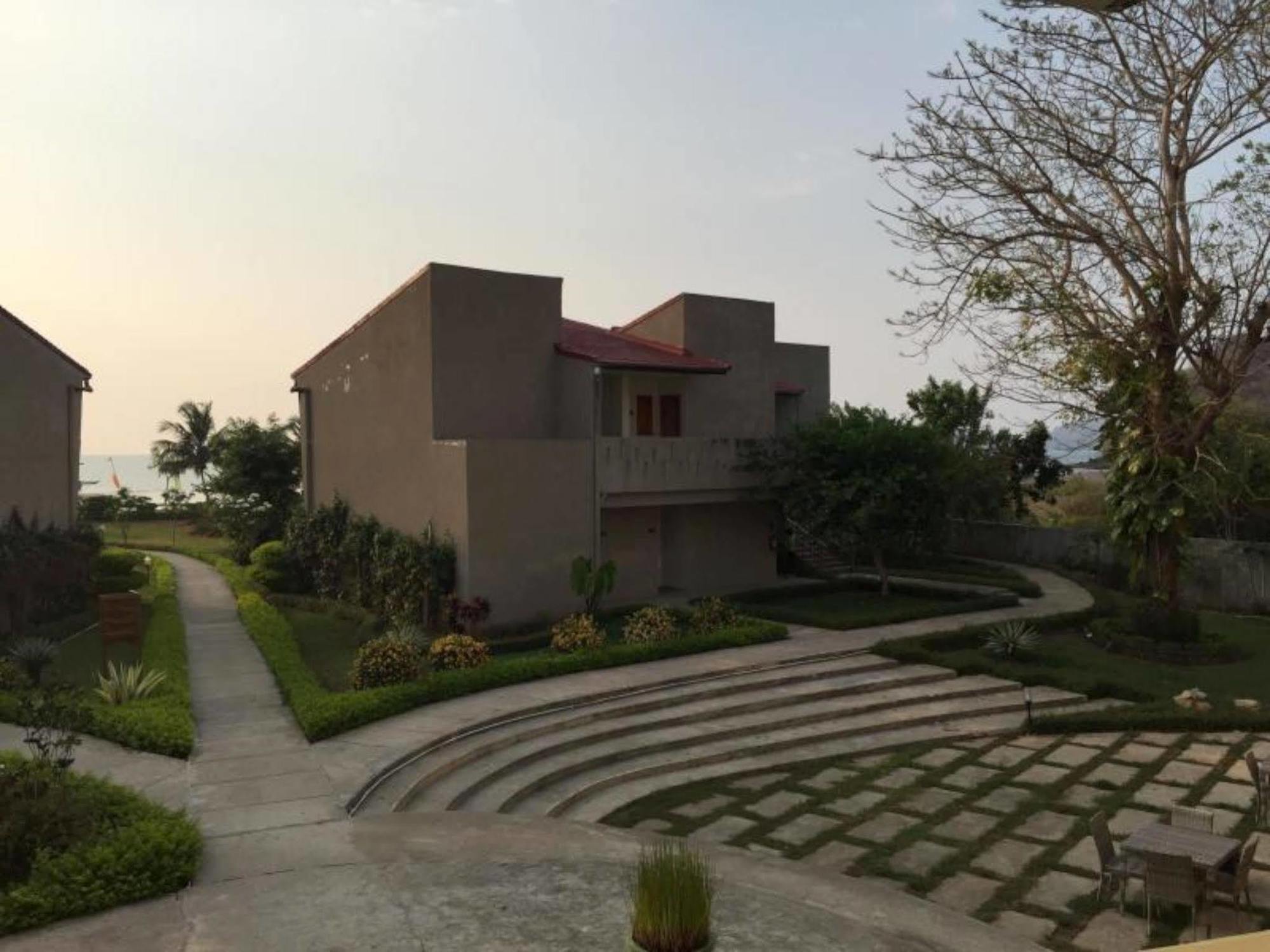 Luwansa Beach Resort Labuan Bajo Kültér fotó