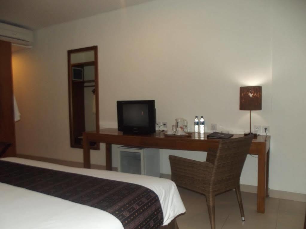 Luwansa Beach Resort Labuan Bajo Kültér fotó