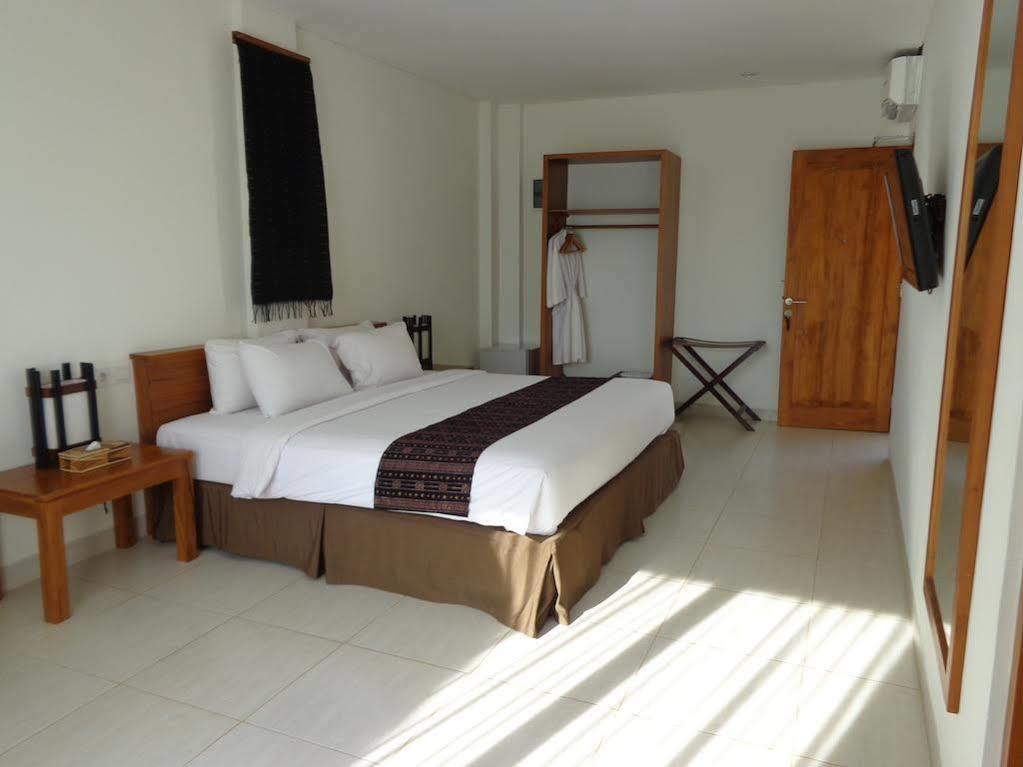 Luwansa Beach Resort Labuan Bajo Kültér fotó