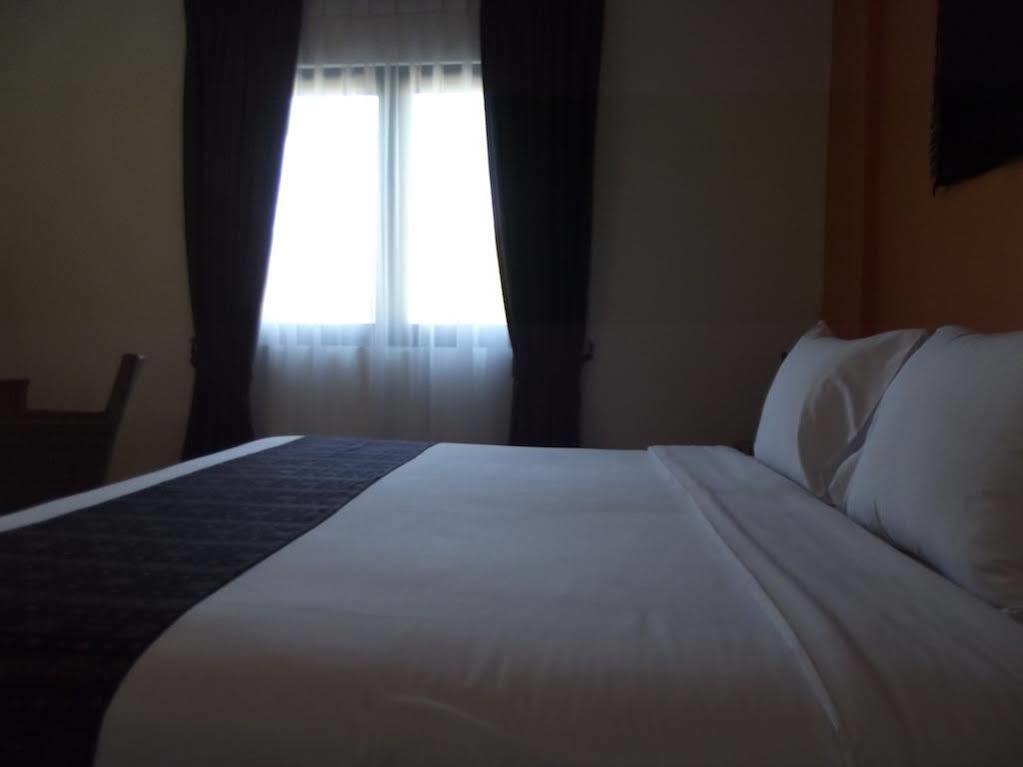 Luwansa Beach Resort Labuan Bajo Kültér fotó