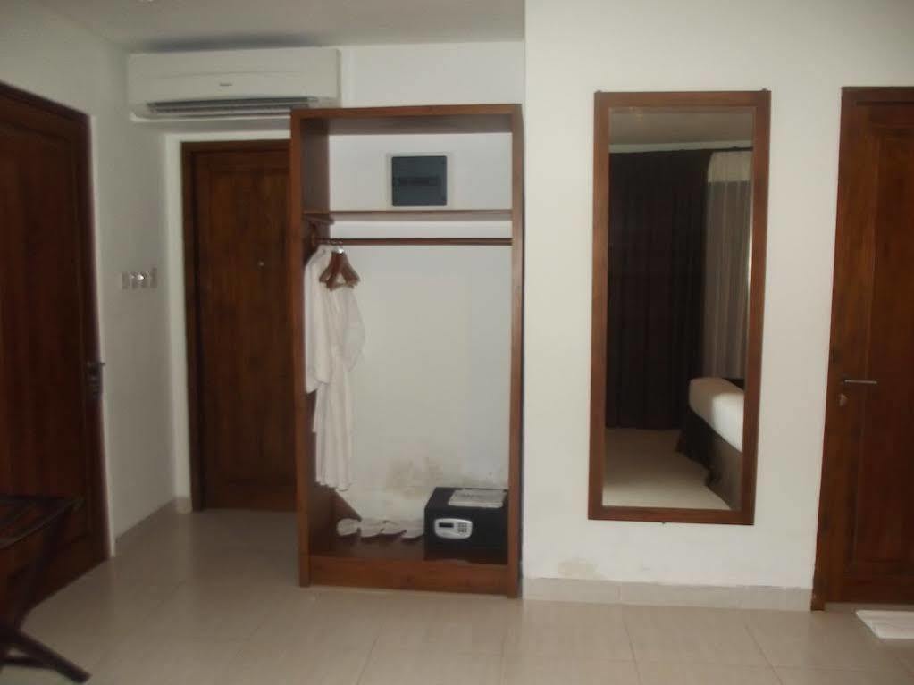 Luwansa Beach Resort Labuan Bajo Kültér fotó