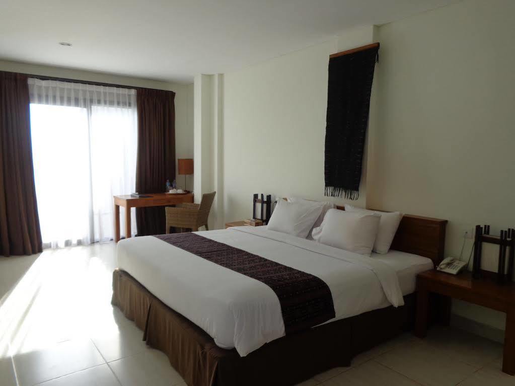 Luwansa Beach Resort Labuan Bajo Kültér fotó