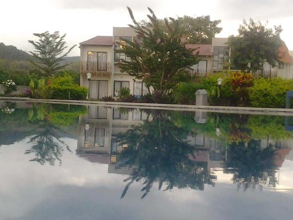 Luwansa Beach Resort Labuan Bajo Kültér fotó